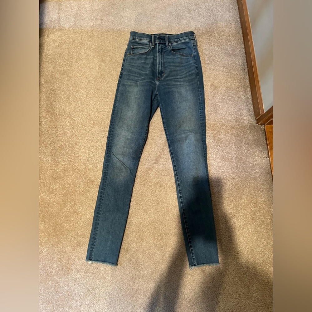 Abercrombie and Fitch Ultra High Rise Super Skinny Jeans Size 26/2R